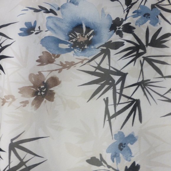 LE-CHATEAU white, black and blue floral kimono oversized chiffon top - Picture 8 of 9
